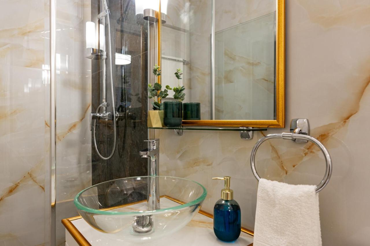 Emerald Oasis Bucarest Extérieur photo